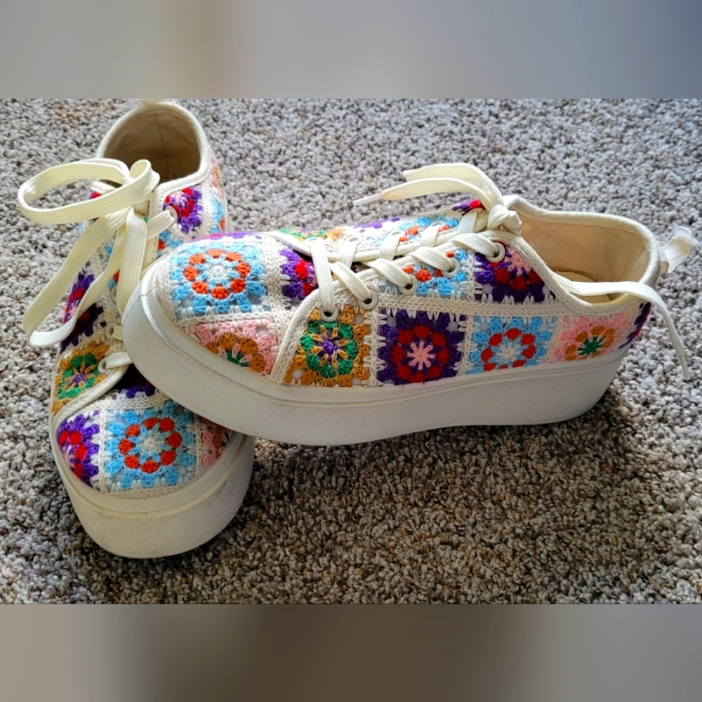 Platform sneakers